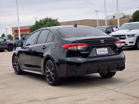 Used 2023 Toyota Corolla SE FWD image 3