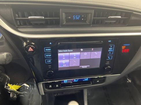 Used 2018 Toyota Corolla LE image 17