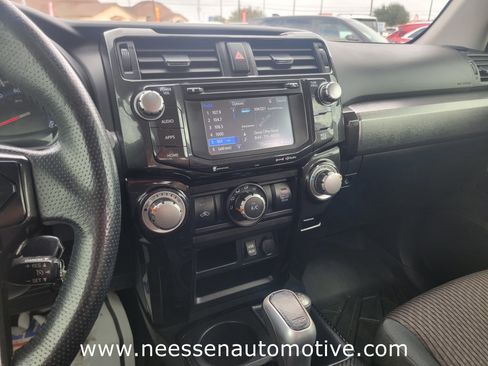 Used 2018 Toyota 4Runner TRD Off-Road image 22