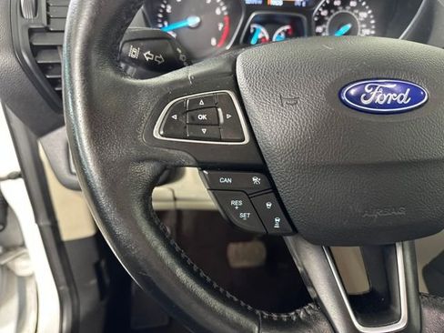 Used 2019 Ford Escape SEL image 15