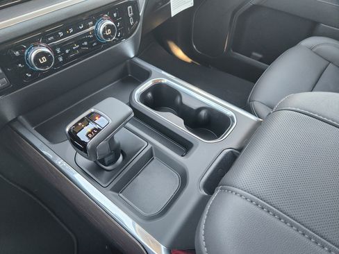 New 2026 GMC Sierra 1500 SLT AWD/4WD image 15