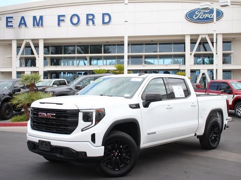 Used 2023 GMC Sierra 1500 Elevation AWD/4WD image 2