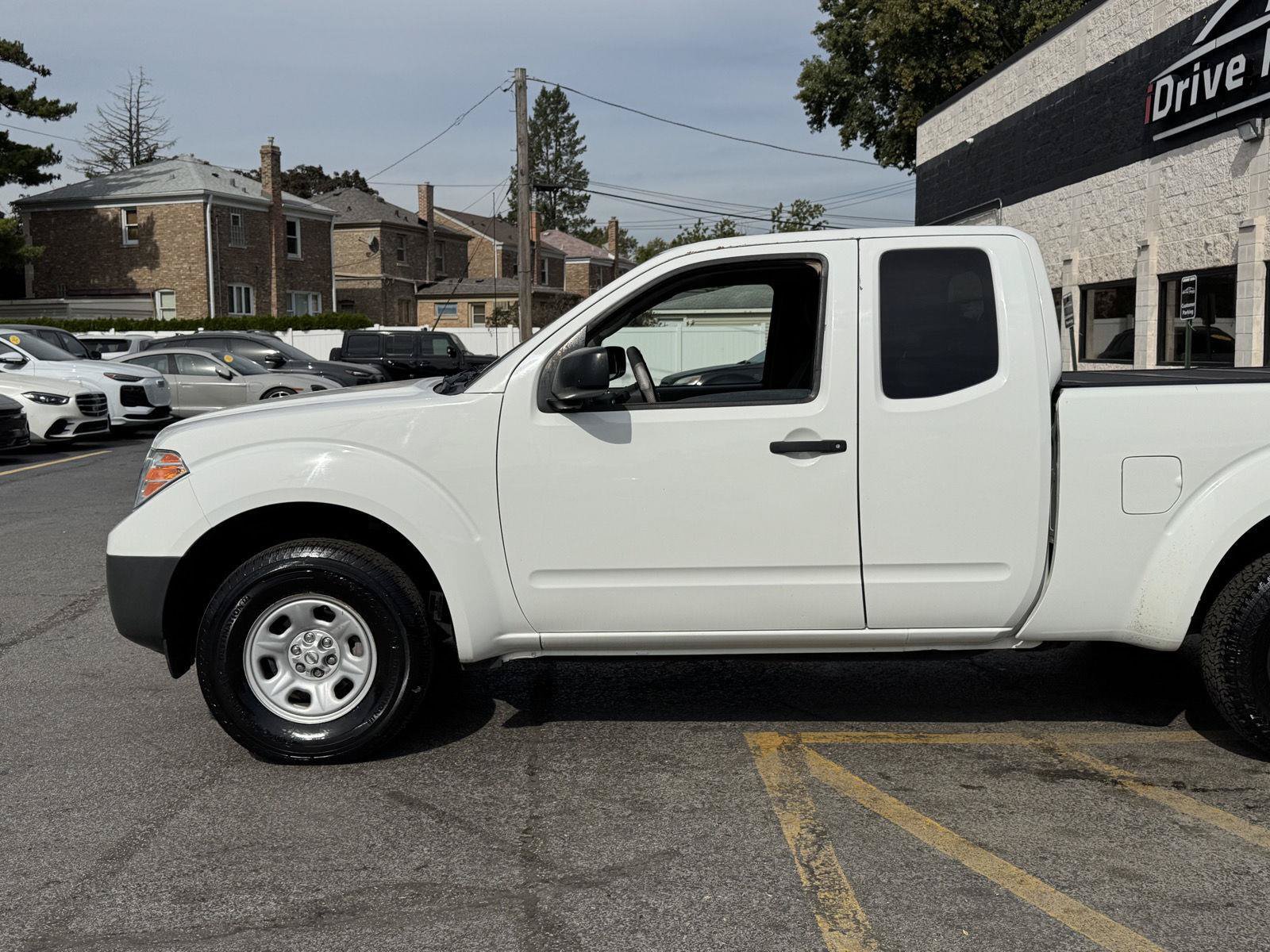 Used 2019 Nissan Frontier S RWD image 2