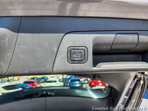 Used 2022 Buick Envision Avenir w/ Technology Package II AWD/4WD image 21