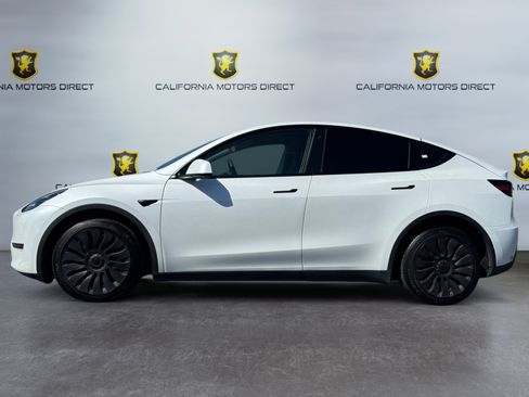 Used 2022 Tesla Model Y Long Range AWD/4WD image 2