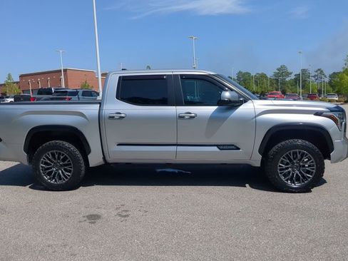 Used 2024 Toyota Tundra Platinum AWD/4WD image 3