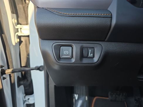 Certified 2023 GMC Acadia AT4 image 29