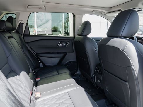 New 2026 Nissan Rogue Platinum image 28