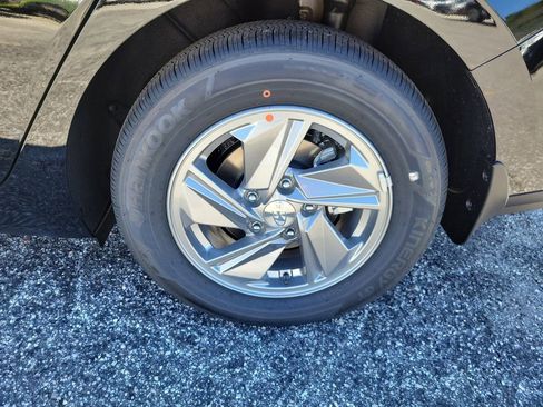 New 2026 Hyundai Elantra SE image 5