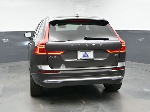 Used 2023 Volvo XC60 B5 Ultimate w/ Climate Package FWD image 8