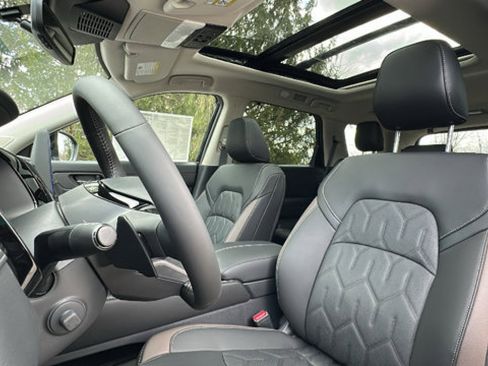 New 2026 Nissan Pathfinder Platinum image 8