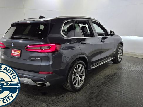 Used 2019 BMW X5 xDrive50i w/ Off-Road Package image 7