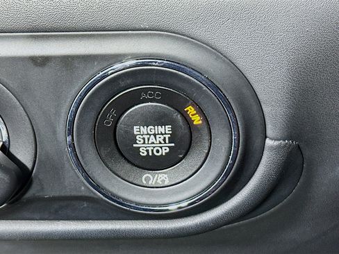 Used 2022 Maserati Levante Modena image 20