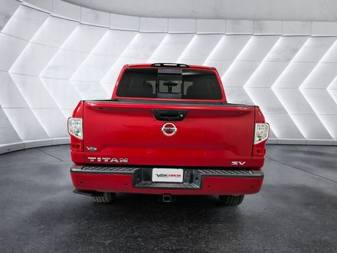 Used 2020 Nissan Titan SV w/ SV Convenience Package image 5