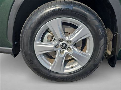 Certified 2024 Toyota Highlander LE FWD image 24