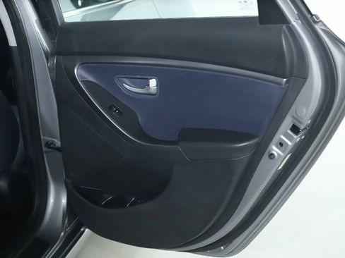 Used 2014 Hyundai Elantra GT w/ Option Group 02 image 31