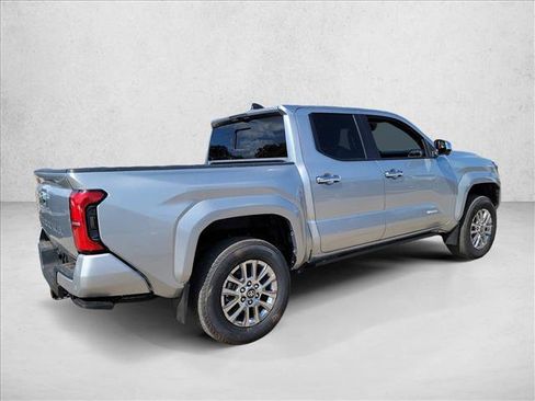 Used 2024 Toyota Tacoma Limited w/ Limited Package (LT) AWD/4WD image 5