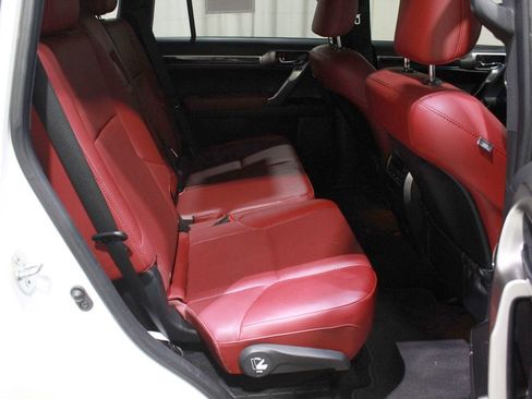 Used 2023 Lexus GX 460 Luxury w/ Accessory Package image 36