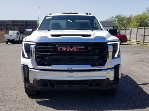 New 2025 GMC Sierra 2500 Pro image 2