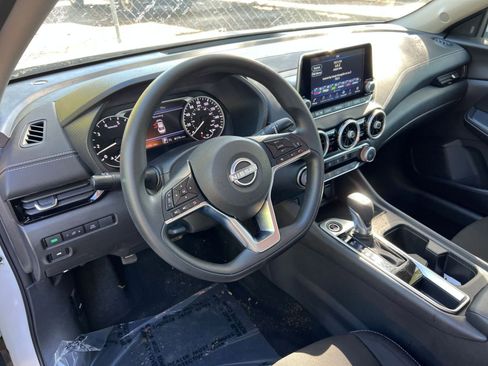 Used 2025 Nissan Sentra SV image 31