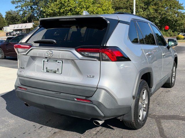 Used 2024 Toyota RAV4 XLE w/ Convenience Package FWD image 3