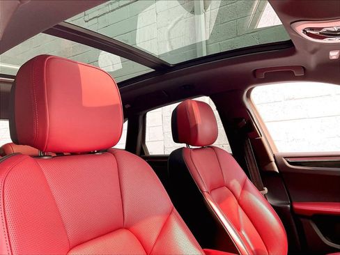 Certified 2023 Porsche Macan AWD/4WD image 27