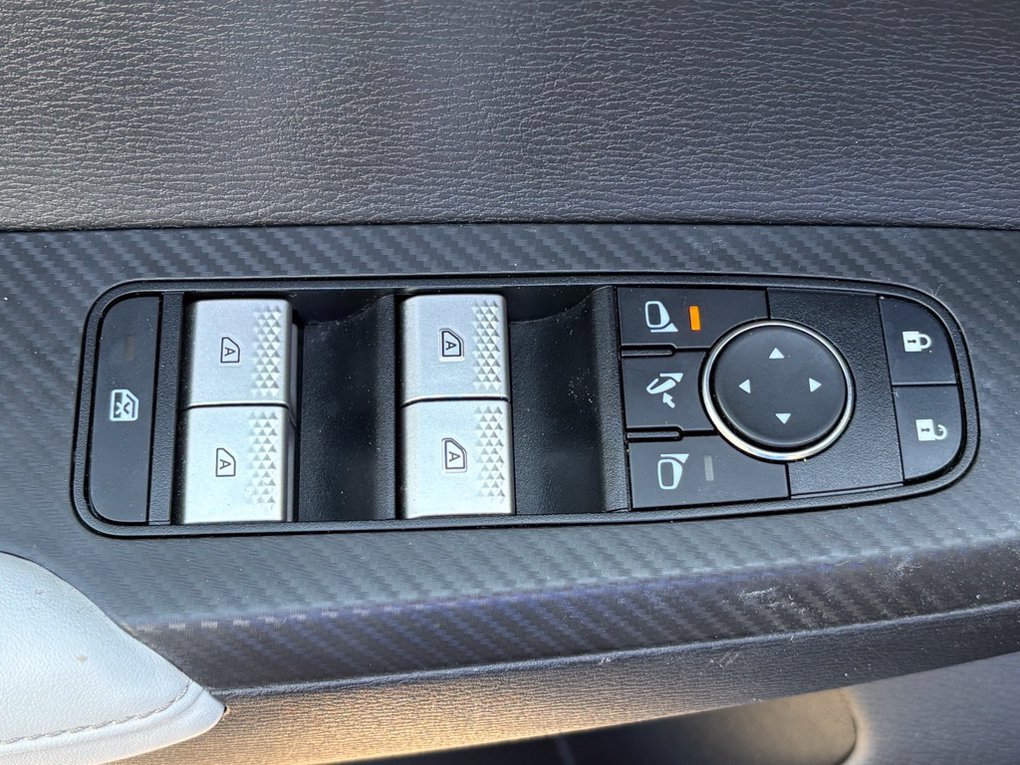 Used 2025 Mitsubishi Outlander SE FWD image 44
