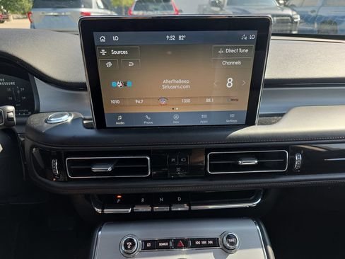 Used 2023 Lincoln Aviator AWD w/ Premium Package image 8