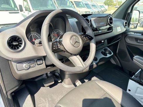 New 2025 Mercedes-Benz Sprinter 2500 image 14