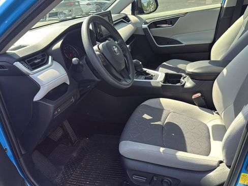 Used 2020 Toyota RAV4 XLE w/ Convenience Package image 6