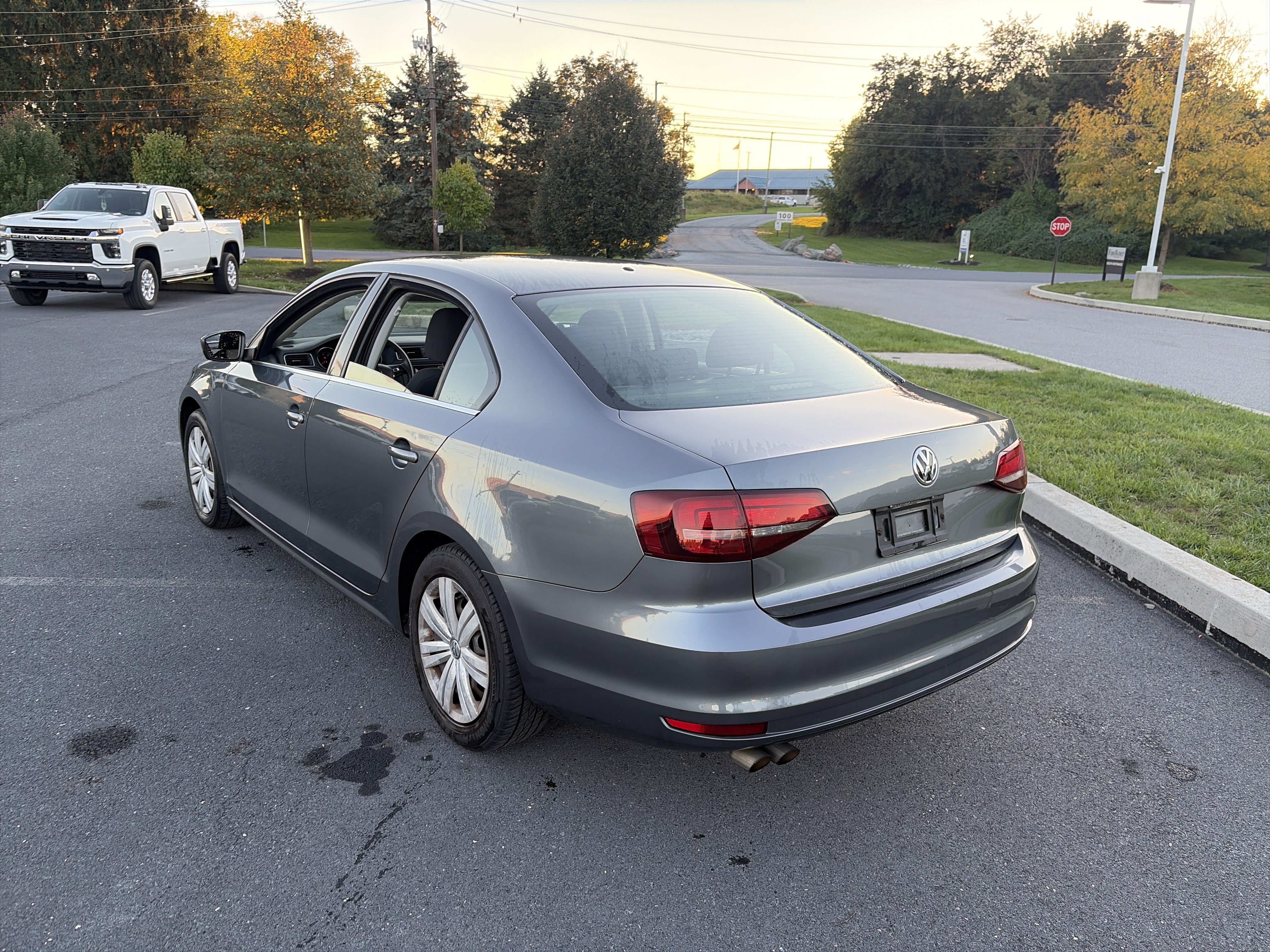 Used 2017 Volkswagen Jetta S FWD image 5