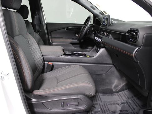 Used 2023 Honda Pilot Sport image 24