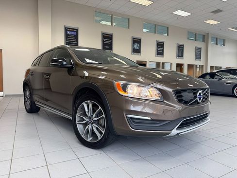 Used 2018 Volvo V60 T5 Cross Country w/ Convenience Package image 63