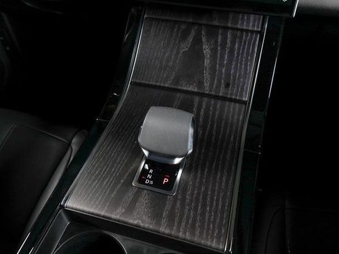 Used 2025 Land Rover Range Rover Evoque S image 13