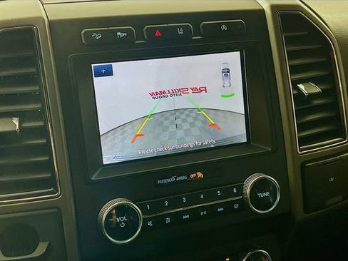 Used 2020 Ford Expedition XLT w/ Equipment Group 201A AWD/4WD image 18