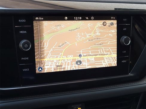 Used 2022 Volkswagen Taos SEL image 15