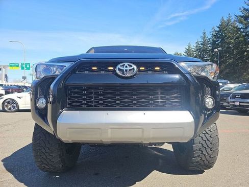Used 2018 Toyota 4Runner TRD Off-Road AWD/4WD image 20