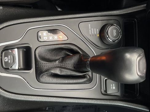 Used 2022 Jeep Cherokee Latitude Lux image 24