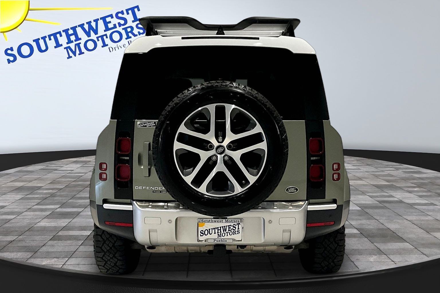 Used 2020 Land Rover Defender 110 HSE AWD/4WD image 6