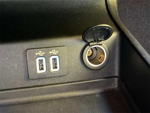 Used 2019 Ford Fusion SE image 28