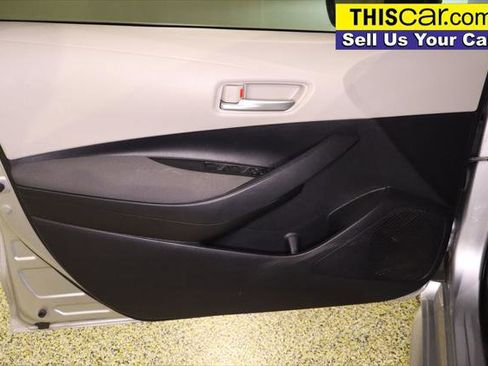 Used 2021 Toyota Corolla LE image 26