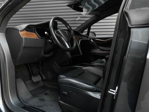 Used 2020 Tesla Model X Long Range AWD/4WD image 4