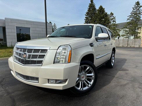 Used 2014 Cadillac Escalade Platinum AWD/4WD image 1