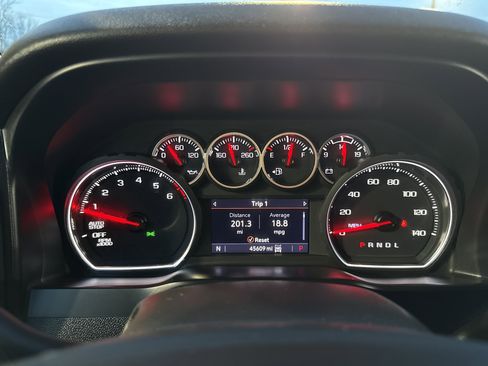 Used 2021 Chevrolet Silverado 1500 Custom w/ Safety Confidence Package image 21