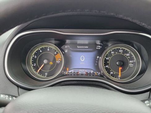 Certified 2023 Jeep Cherokee Altitude Lux image 7