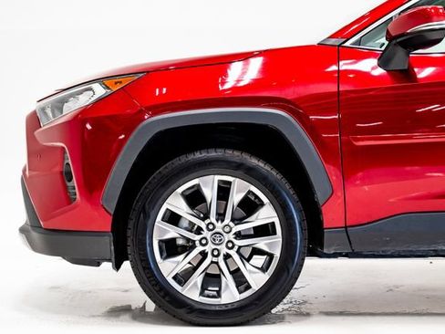 Used 2020 Toyota RAV4 Limited w/ Limited Grade Weather Package AWD/4WD image 27