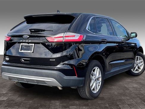 Used 2024 Ford Edge SEL image 2