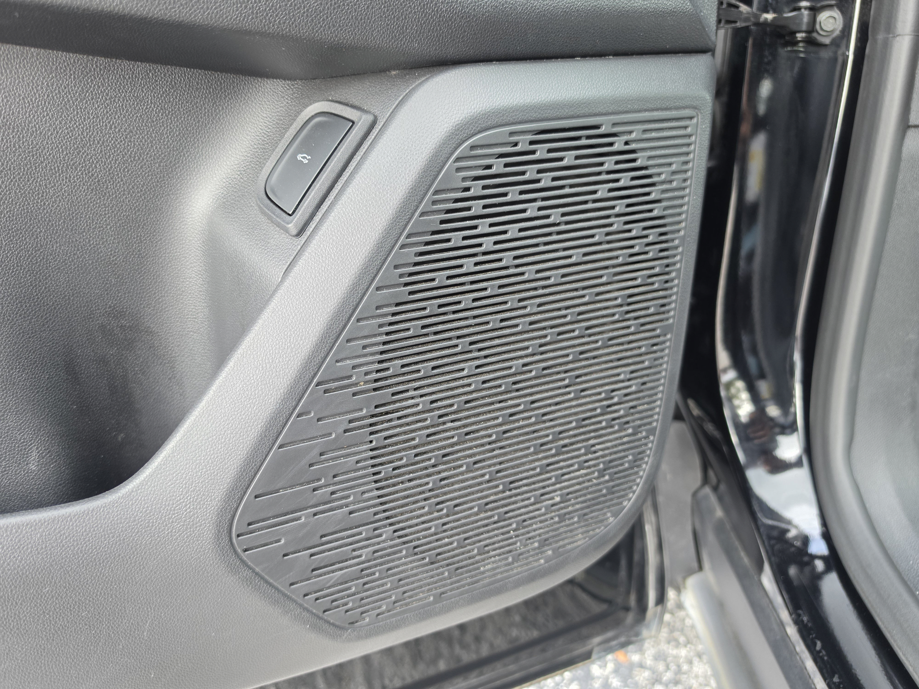 Used 2025 Chevrolet Equinox LT w/ Convenience Package II FWD image 24