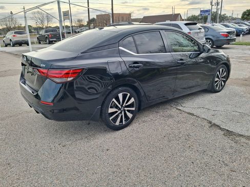 Used 2021 Nissan Sentra SV w/ SV Premium Package FWD image 4