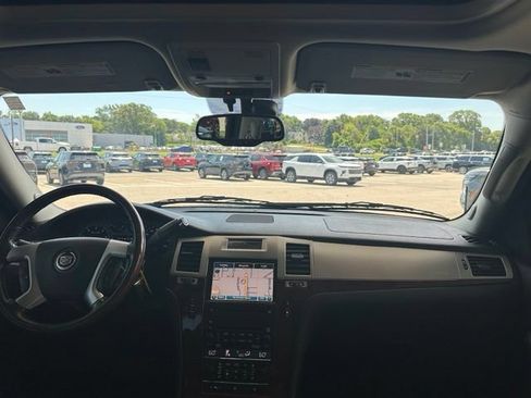Used 2007 Cadillac Escalade EXT w/ Information Package AWD/4WD image 27